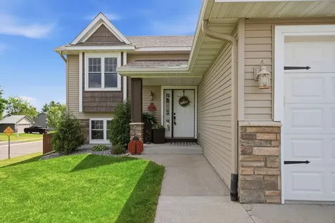 1632 Jefferson Street S Cambridge MN 55008