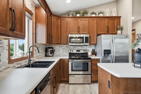 1632 Jefferson Street S Cambridge MN 55008
