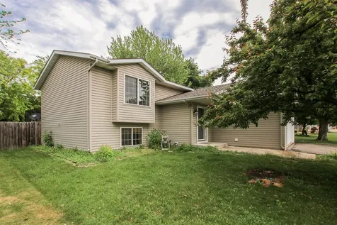913 Carolina Parkway NW Hutchinson MN 55350