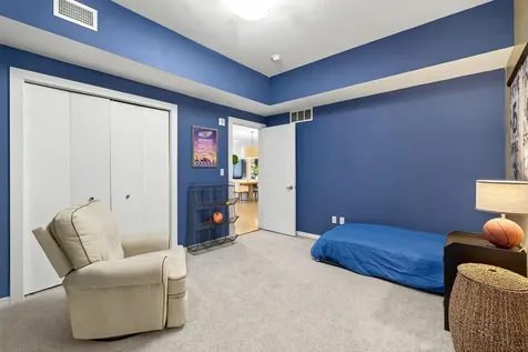 215 10th Avenue S Minneapolis MN 55415