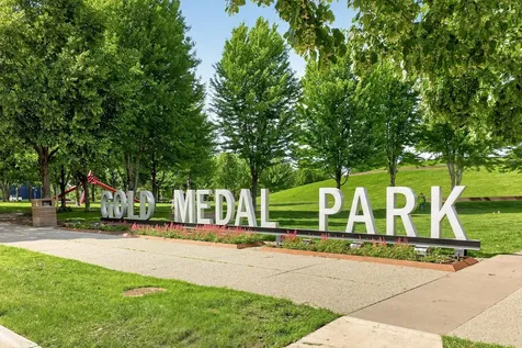 215 10th Avenue S Minneapolis MN 55415