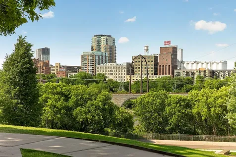 215 10th Avenue S Minneapolis MN 55415