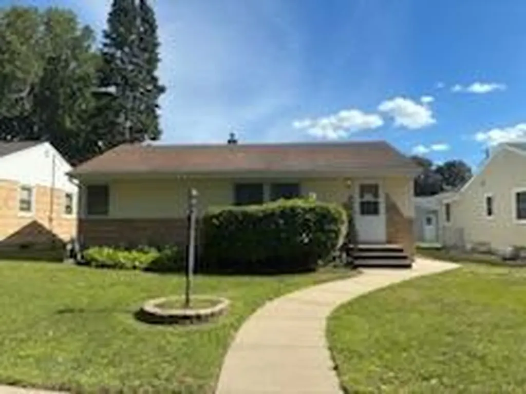 1552 Idaho Avenue E Saint Paul MN 55106