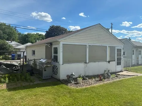 1552 Idaho Avenue E Saint Paul MN 55106