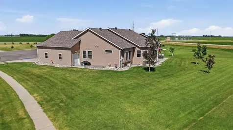 1406 W Summerwood Trail Dilworth MN 56529