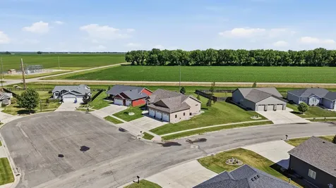 1406 W Summerwood Trail Dilworth MN 56529
