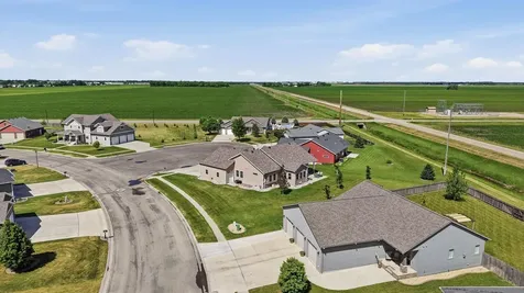 1406 W Summerwood Trail Dilworth MN 56529