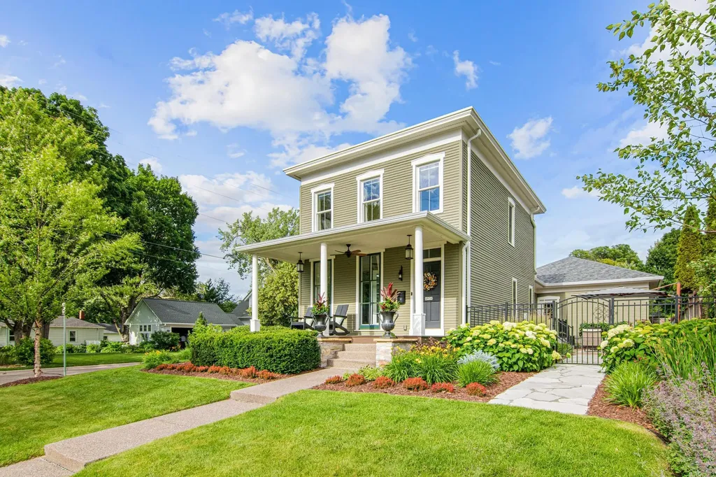 4930 Morehead Avenue White Bear Lake MN 55110