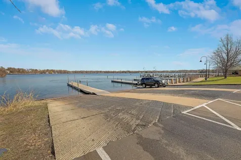 2930 Bay Street Wayzata MN 55391