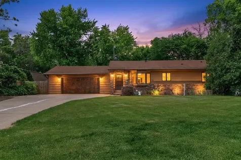 7712 Riverdale Drive N Brooklyn Park MN 55444