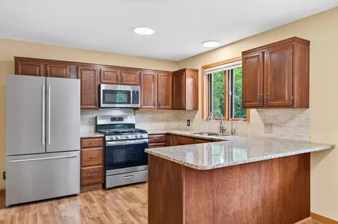 7712 Riverdale Drive N Brooklyn Park MN 55444