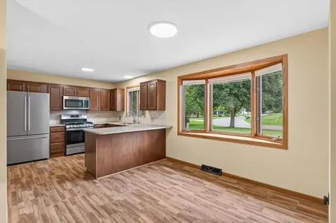 7712 Riverdale Drive N Brooklyn Park MN 55444