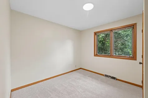 7712 Riverdale Drive N Brooklyn Park MN 55444