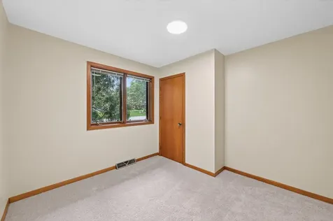 7712 Riverdale Drive N Brooklyn Park MN 55444