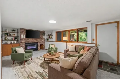 7712 Riverdale Drive N Brooklyn Park MN 55444