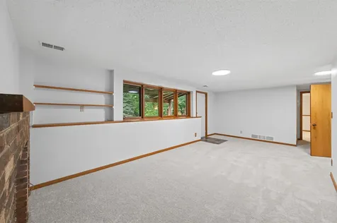7712 Riverdale Drive N Brooklyn Park MN 55444