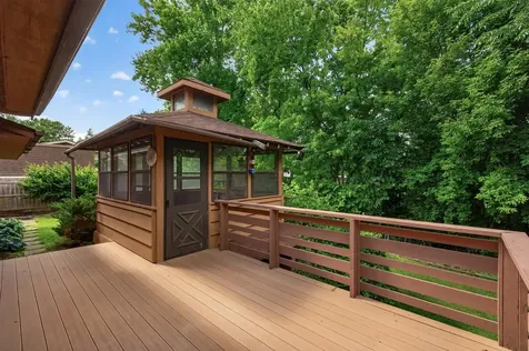 7712 Riverdale Drive N Brooklyn Park MN 55444