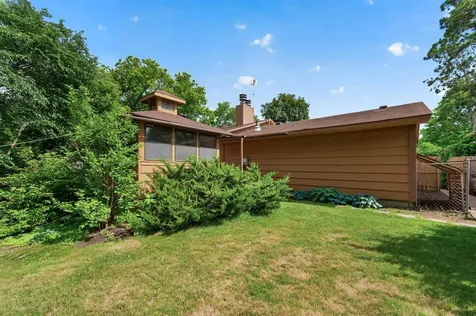 7712 Riverdale Drive N Brooklyn Park MN 55444