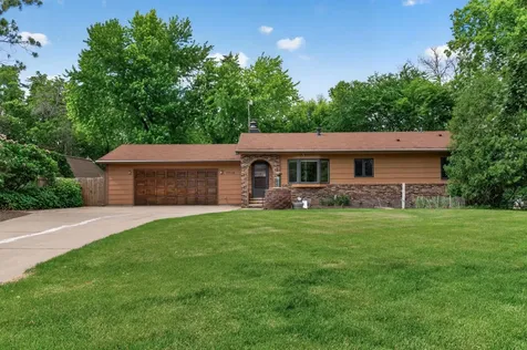 7712 Riverdale Drive N Brooklyn Park MN 55444