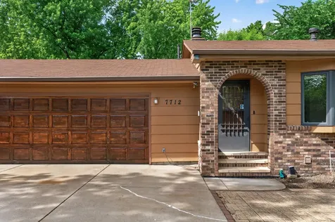 7712 Riverdale Drive N Brooklyn Park MN 55444