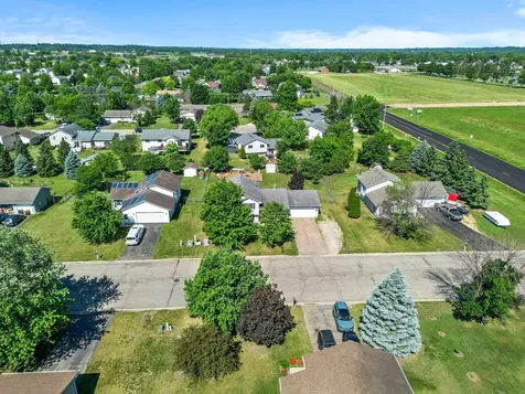504 S Maple Street Belle Plaine MN 56011