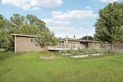 320 N West Street Belle Plaine MN 56011