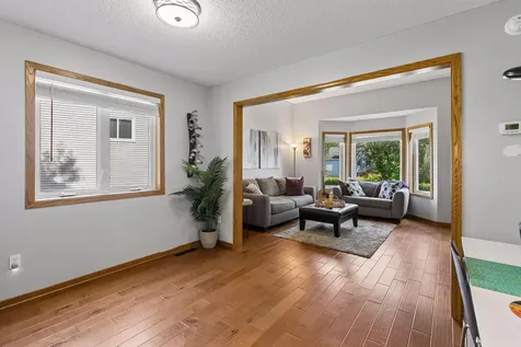 12904 Essex Way Apple Valley MN 55124