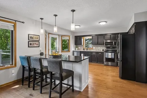 12904 Essex Way Apple Valley MN 55124