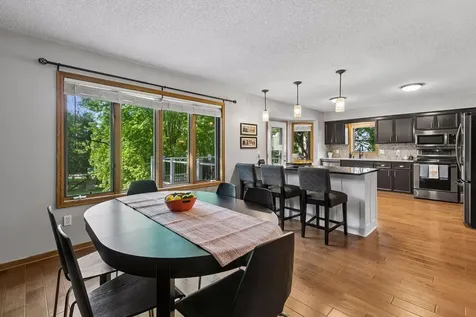 12904 Essex Way Apple Valley MN 55124