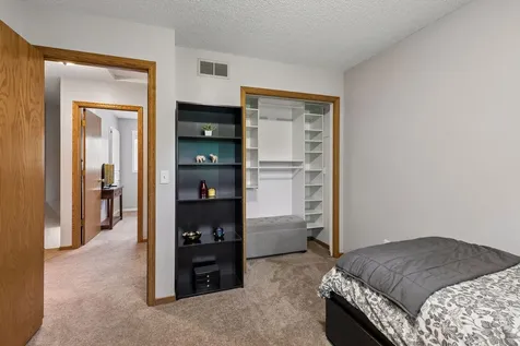 12904 Essex Way Apple Valley MN 55124