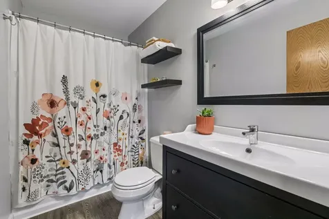 12904 Essex Way Apple Valley MN 55124