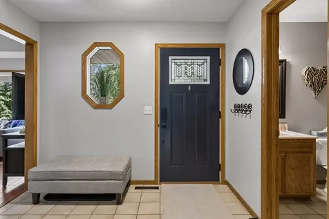 12904 Essex Way Apple Valley MN 55124