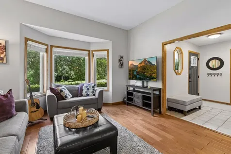 12904 Essex Way Apple Valley MN 55124