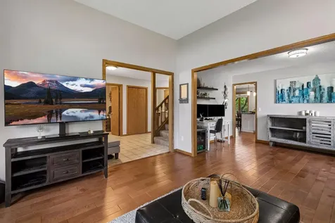 12904 Essex Way Apple Valley MN 55124