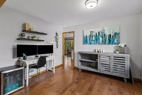 12904 Essex Way Apple Valley MN 55124
