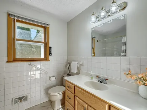 1422 10th Avenue Anoka MN 55303