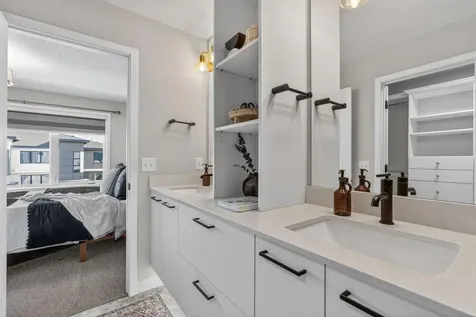 5034 161st St W 161st Lakeville MN 55044
