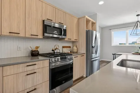 5034 161st St W 161st Lakeville MN 55044