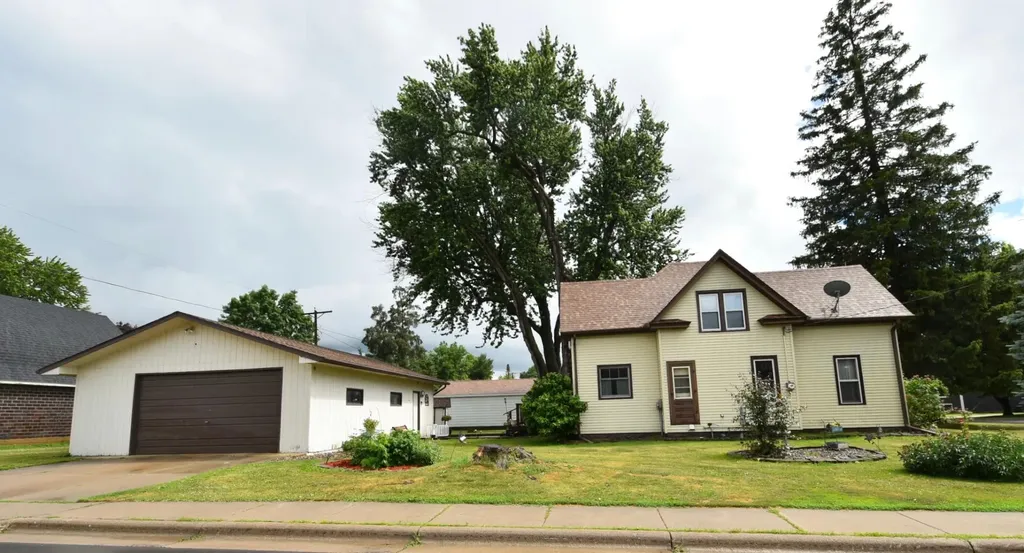 501 1st Avenue SE Pine Island MN 55963