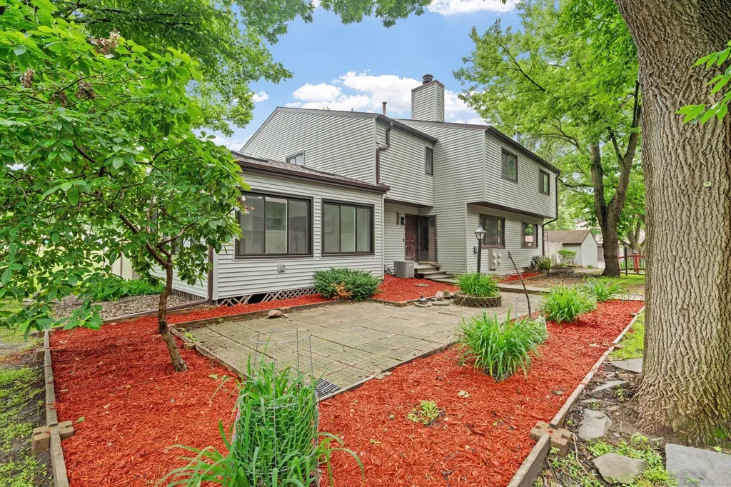 6383 Saint Johns Drive Eden Prairie MN 55346