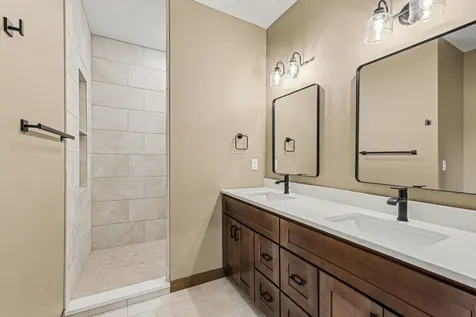 1507 Buffalo Ridge Drive Luverne MN 56156