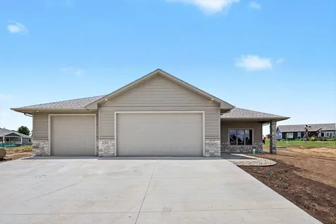 1507 Buffalo Ridge Drive Luverne MN 56156