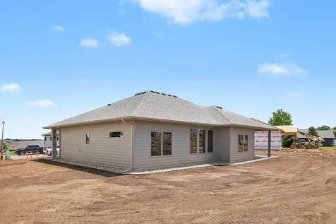 1507 Buffalo Ridge Drive Luverne MN 56156