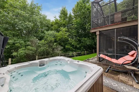 8796 Horizon Ridge Victoria MN 55386