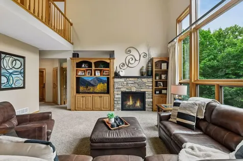 8796 Horizon Ridge Victoria MN 55386