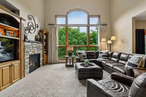 8796 Horizon Ridge Victoria MN 55386