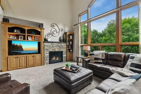 8796 Horizon Ridge Victoria MN 55386
