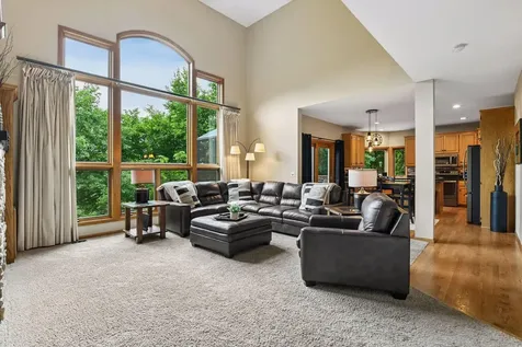 8796 Horizon Ridge Victoria MN 55386