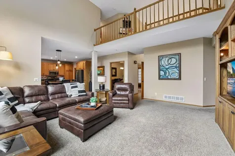 8796 Horizon Ridge Victoria MN 55386