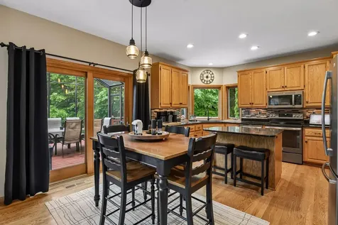 8796 Horizon Ridge Victoria MN 55386